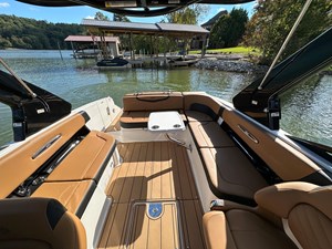 30' Chaparral 307 SSX 6 