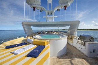 I Love This Boat 10 Sundeck looking forward