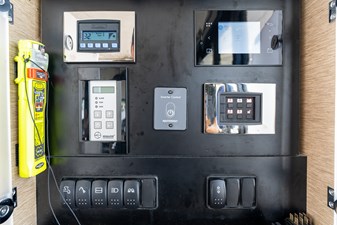 2019 Prestige 590S 43 