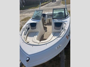 19' Rinker 2012 196 Captiva 6 
