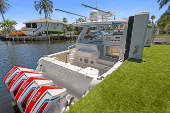 - 7 8_2020 47ft Intrepid 477 Evolution