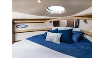 2004 Meridian 381 Sedan Bridge 13 