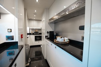 95 ft 2018 Sunseeker 95 Yacht, Mirracle 15 