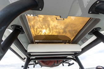 28' Caymas 281HB Center Console 53 