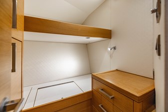 Farther & Sun 43 Port Forward Guest Stateroom w/ Bunks