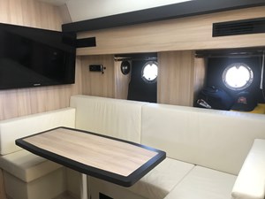 Bula 21 21_Lower Dinette