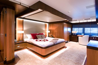 ARMADA 25 Master Cabin