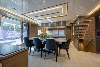 Horizon FD90  13 Formal dining area withseating for 8