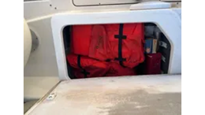 2005 Sea Ray 240 Sundeck 21 