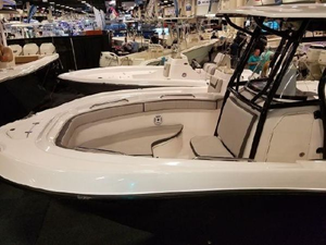 2022 Aquasport 2300 Center Console 22 26