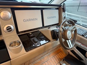 RECON ROYALE 23 Garmin electronics
