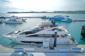- 4 5_2018 86ft Sunseeker 86 Yacht ALEXA