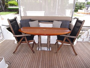 SEDONA 37 Aft Deck Dining  