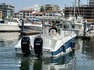 2009 Boston Whaler 320 Outrage Cuddy Cabin @ Puerto Vallarta 4 5