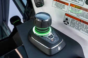 2022 Axopar 37 XC 19 