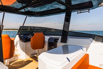 Dr. No 31 HUTTER YACHTS DR. NO POWER CATAMARAN FOR SALE 