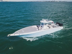 Fountain 38 Center Console 27 DJI_0435