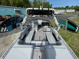 23' Moomba Mojo 7 