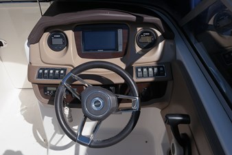 2015 Chaparral 250 Suncoast 24 