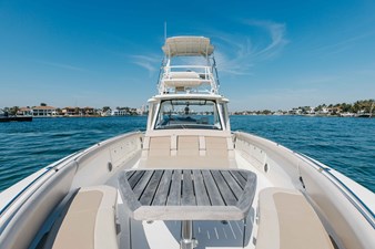 Boston Whaler 420 Outrage 43 