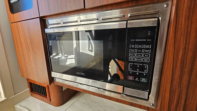 2016 Grady-White Express 330 41 