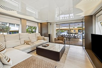 - 32 33_2021 85ft Ferretti Yachts 850