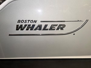 2018 Boston Whaler 280 Outrage 43 