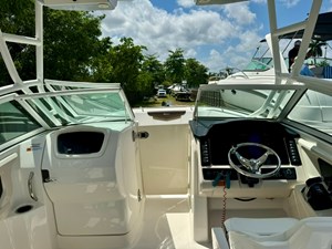 - 14 15_2021 24ft Robalo R247 Dual Console