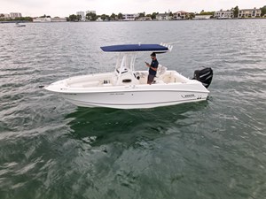 2015 Boston Whaler 220 Outrage 5 