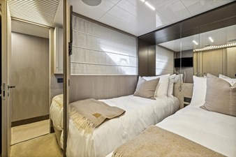 - 59 60_2021 85ft Ferretti Yachts 850