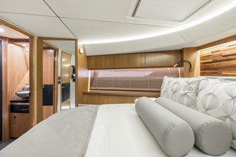 - 45 46_2018 59ft Sea Ray L590 Flybridge