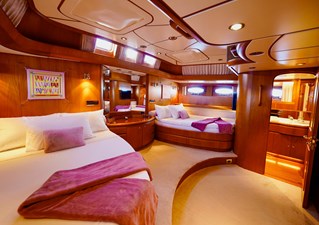 IKARON 10 Master Cabin