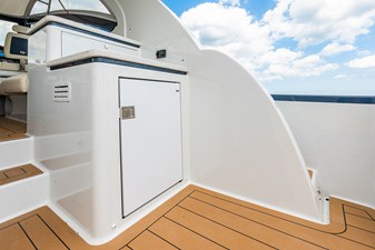 TCB 23 Cockpit refrigerator