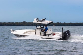 28' Caymas 281HB Center Console 9 