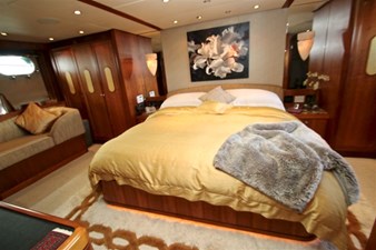 Impetus 16 Master Stateroom