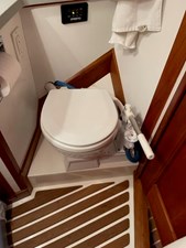 TRILLIUM 9 Ensuite Head