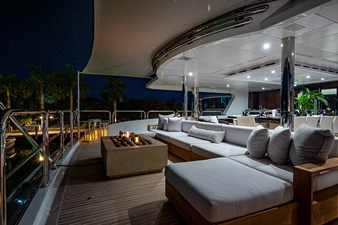 MISSING LINK 47 Skylounge Aft Deck