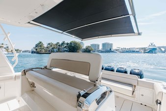 Boston Whaler 420 Outrage 48 