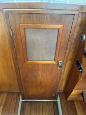 SWEET GAL 18 Cabin Door