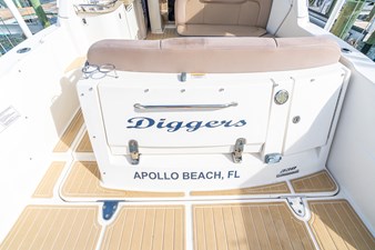 DIGGERS 54 Transom Facing Forward