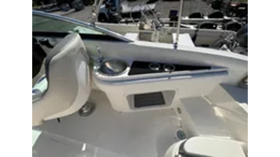 2013 Sea Ray 240 Sundeck 23 