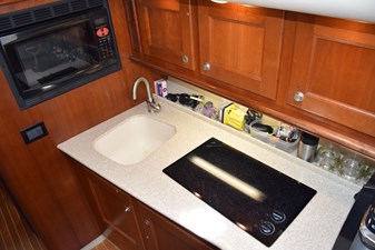 RAHITI 22 Stovetop, Molded Sink, Microwave  