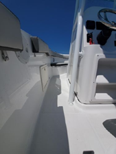 2022 Aquasport 2300 Center Console 15 19