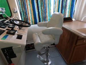 Willow 9 CAptain Chair