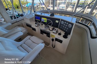 SEA-RENITY 7 9125501_20231107123530824_1_XLARGE