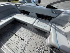 23' Moomba Mojo 6 