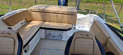 - 2 4_2019 23ft Sea Ray 230 SPX