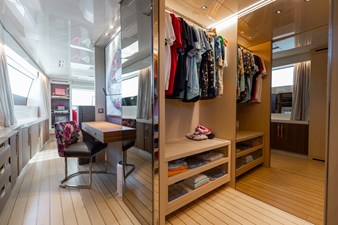 Fifty Shades 19 Closet