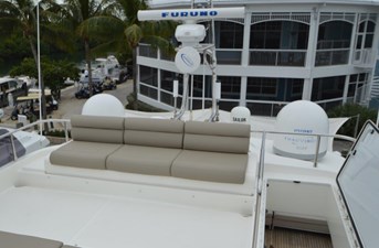 SLAINTE III 23 Flybridge Seating