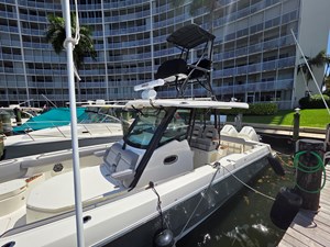 2023 Boston Whaler 360 Outrage 4 